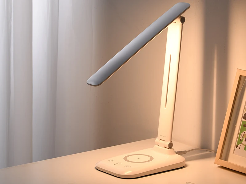 Tracer LumiCharge – LED Desk Lamp with 15 W Wireless Charging