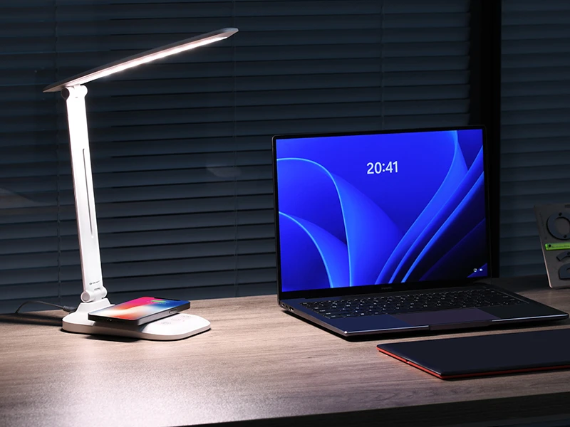 Tracer LumiCharge – LED Desk Lamp with 15 W Wireless Charging