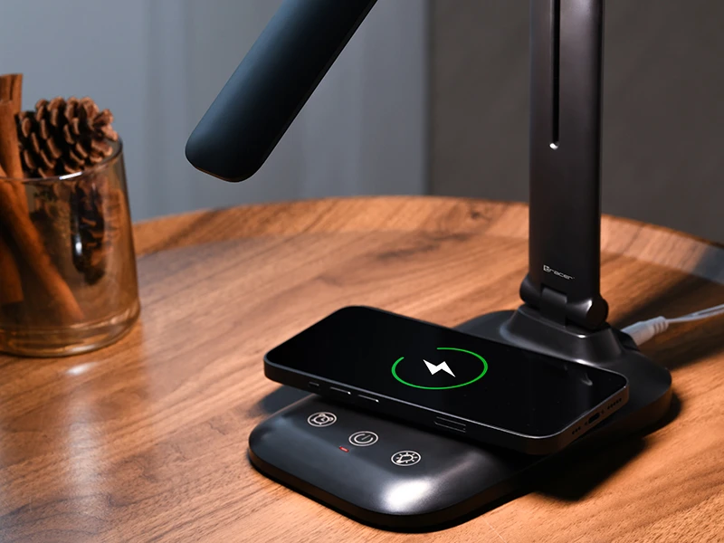 Tracer LumiCharge – LED Desk Lamp with 15 W Wireless Charging