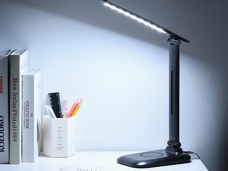 Tracer LumiCharge – LED Desk Lamp with 15 W Wireless Charging