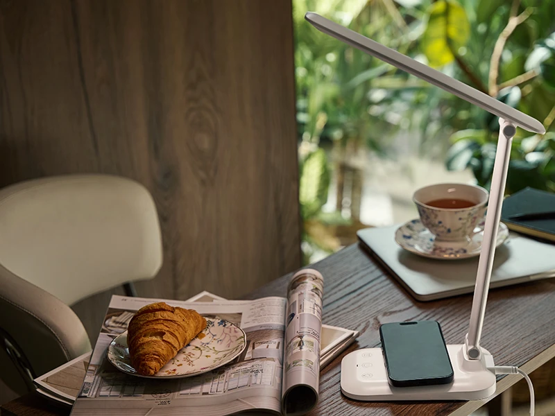 Tracer LumiCharge – LED Desk Lamp with 15 W Wireless Charging