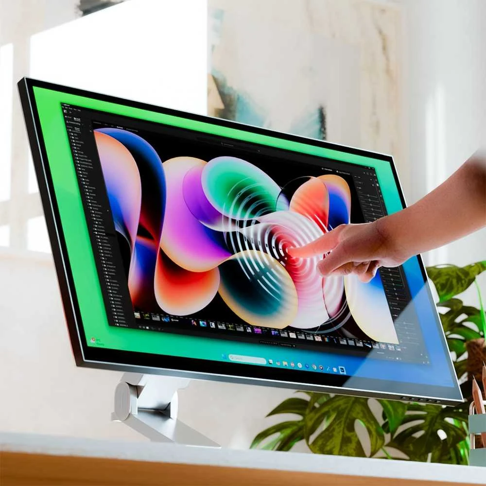 Alogic CLARITY Touch 32 UHD 6K monitorius 95 W PD su stovu