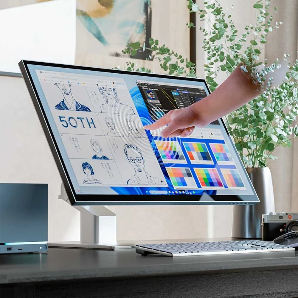 Alogic CLARITY Touch 32 UHD 6K monitorius 95 W PD su stovu