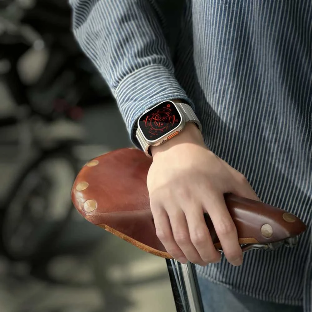 „Just Mobile“ titano spalvos laikrodžio dirželis, skirtas „Apple Watch Ultra“ (1 ir 2), su DLC danga – Pilkas