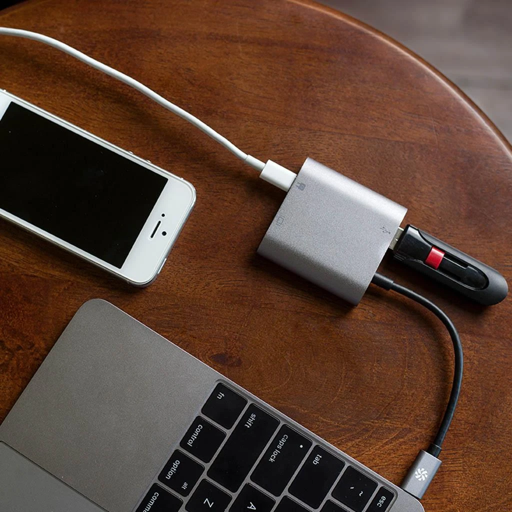 Kanex daugiafunkcis adapteris su USB ir įkrovimo jungtimi