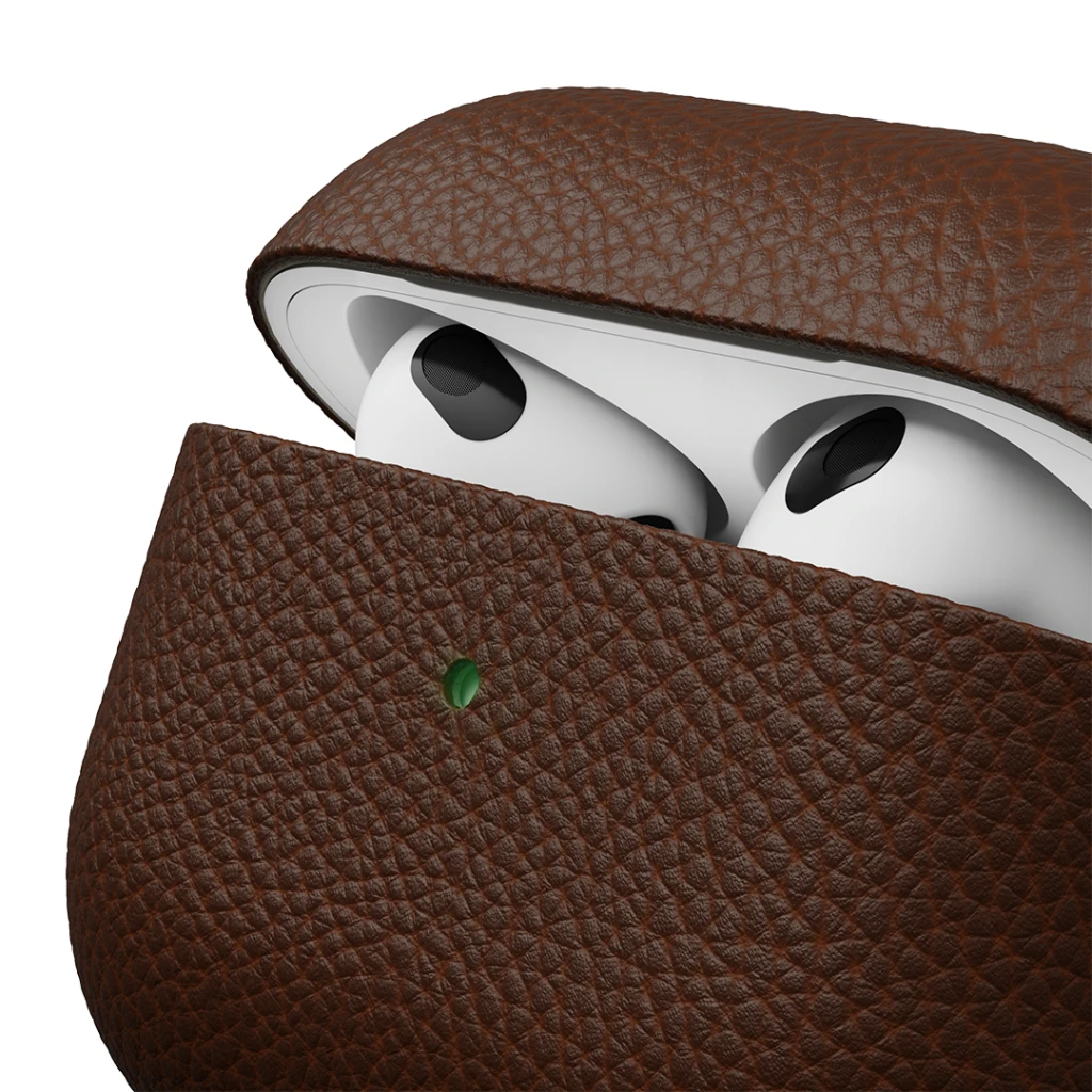 KeyBudz – PodSkinz Artisan Series odinis dėklas – rankų darbo odinis dėklas, skirtas jūsų Airpods 3 (spalva: Natural Ruda)