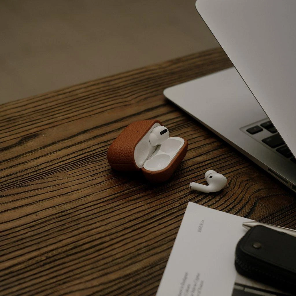 KeyBudz Artisan Series Leather dėklas skirtas AirPods Pro - Natural ruda