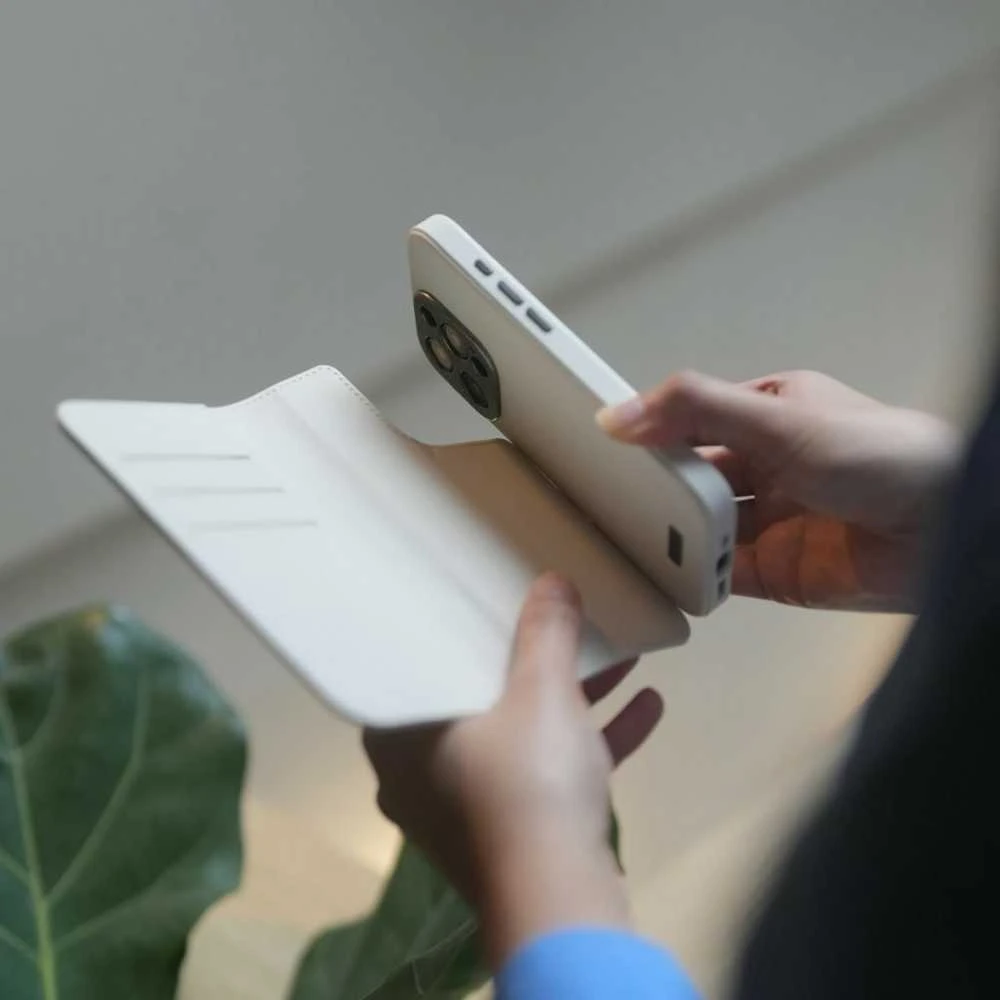 Dėklas „Moshi Overture“, skirtas „iPhone 15 Pro Max“ – kiaušinio skonio baltas