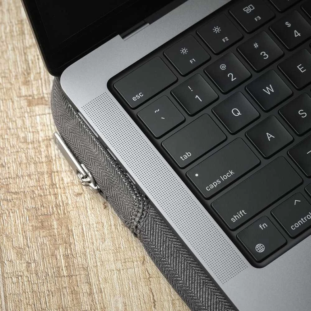 Moshi Pluma 14 colių nešiojamojo kompiuterio dėklas, skirtas MacBook Pro – gvazdikų rožinė