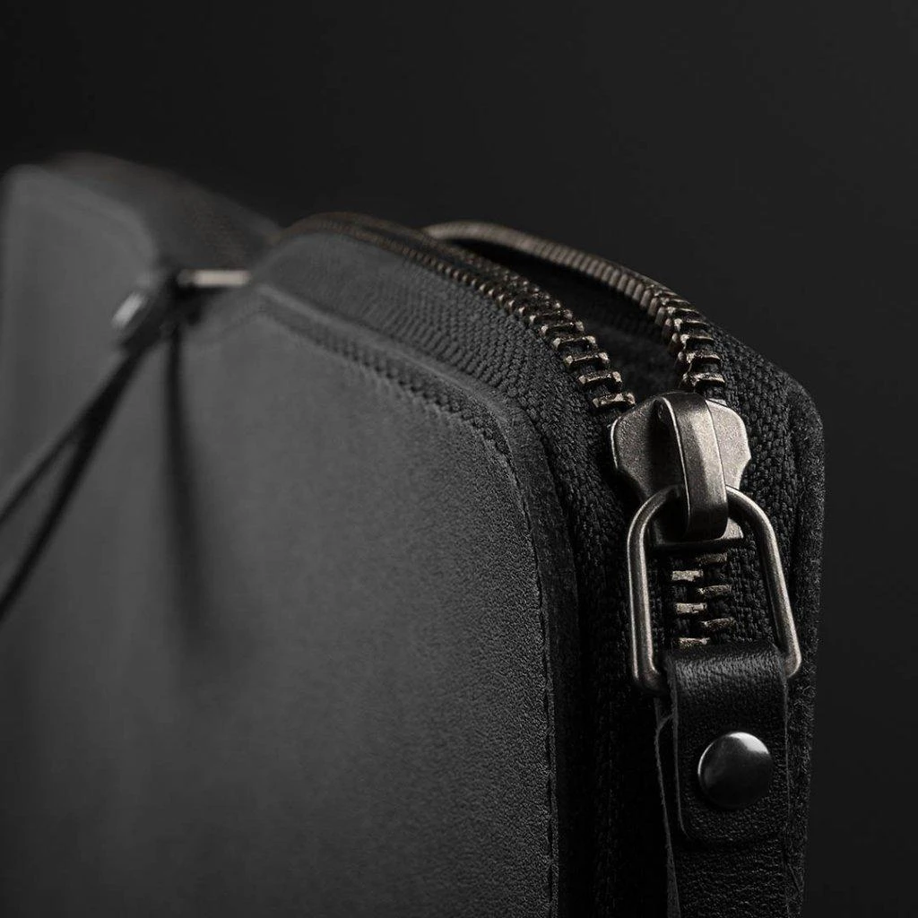 Mujjo 13-inch MacBook Pro Folio Sleeve - Juodas