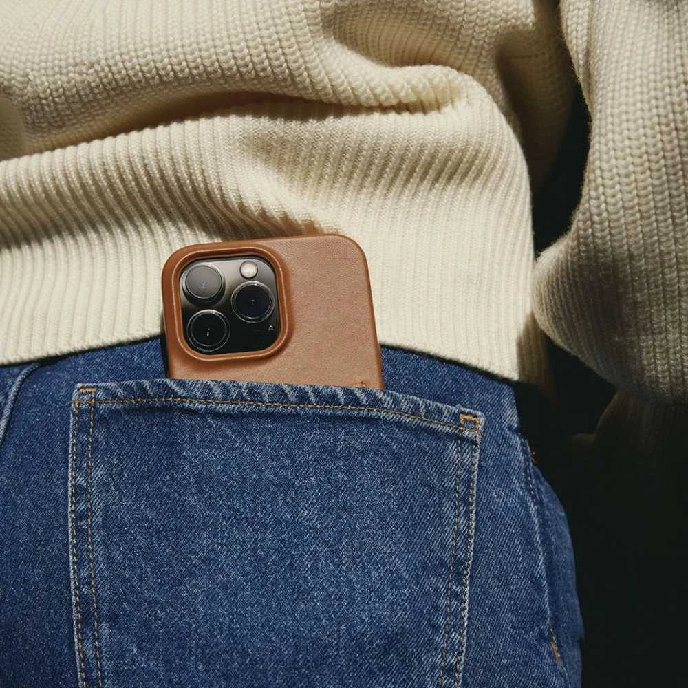 „Mujjo“ odinis piniginės formos dėklas, skirtas „iPhone 15 Plus“ ir „14 Plus“ – Juodas