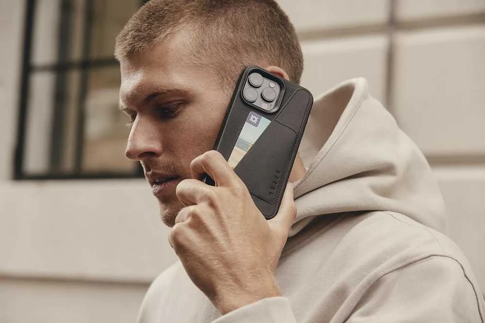Dėklas Troubadour Goods Limited Mujjo Full Leather Wallet Case – dėklai, sukurti iPhone 15 Pro Max, suderinami su MagSafe (juodas)