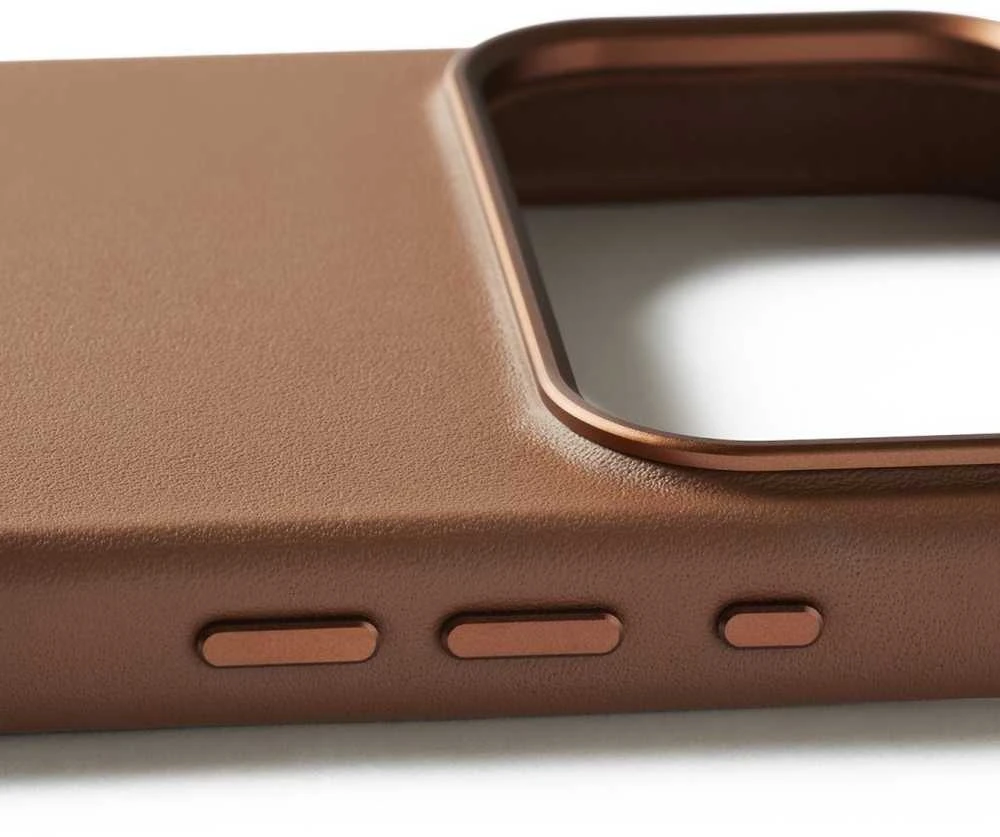 Carruzzo Mujjo Odinis dėklas - etui skórzane do iPhone 17 Pro Max kompatybilne su MagSafe (tan)