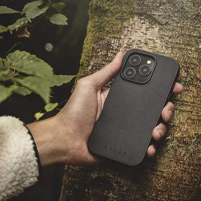 Mujjo Shield dėklas, skirtas iPhone 16 Pro Max – juodas
