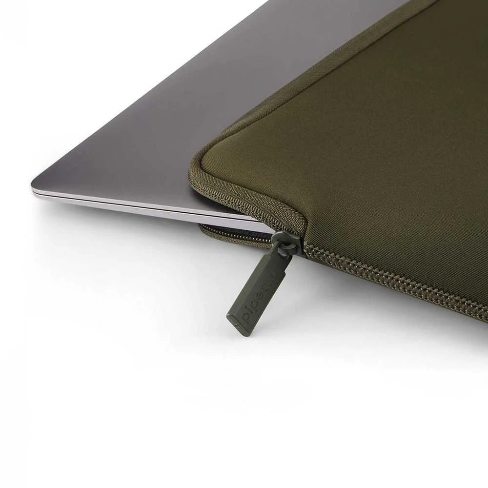 Pipetto Classic Fit dėklas, dark žalias – Apple MacBook 13/14