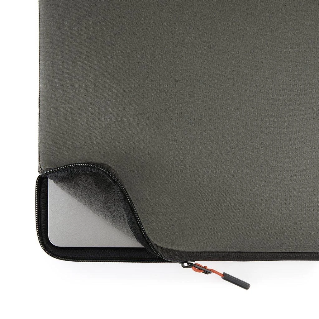 „Pipetto Classic Fit Sleeve“, skirta „MacBook Pro 14“ / „Air 13.6“ – „Military Žalias“