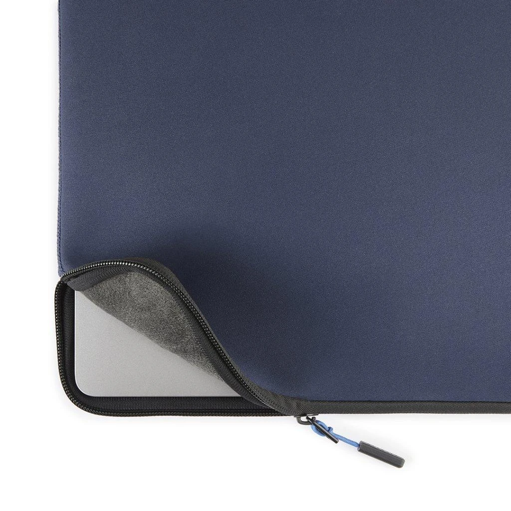 Pipetto Classic Fit dėklas, tamsiai mėlynos spalvos – Apple MacBook 13″/14″
