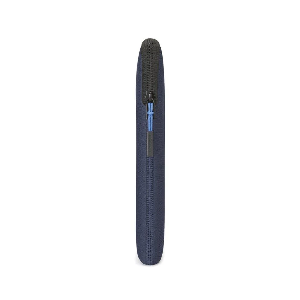 Pipetto Classic Fit dėklas, tamsiai mėlynos spalvos – Apple MacBook 13″/14″