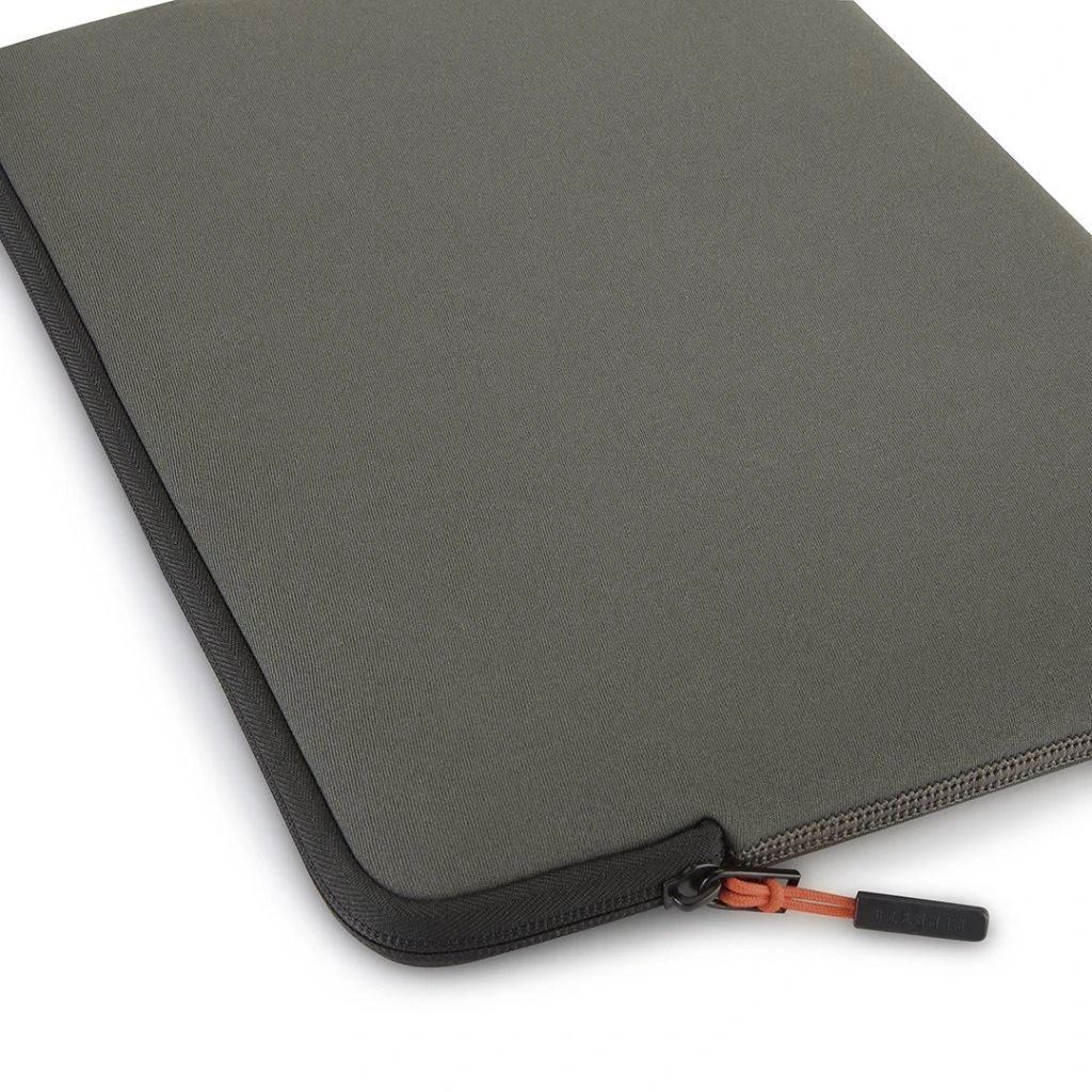 „Pipetto Classic Fit Sleeve“, skirta „MacBook Pro 14“ / „Air 13.6“ – „Military Žalias“