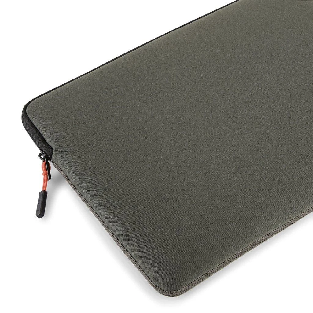 „Pipetto Classic Fit Sleeve“, skirta „MacBook Pro 14“ / „Air 13.6“ – „Military Žalias“