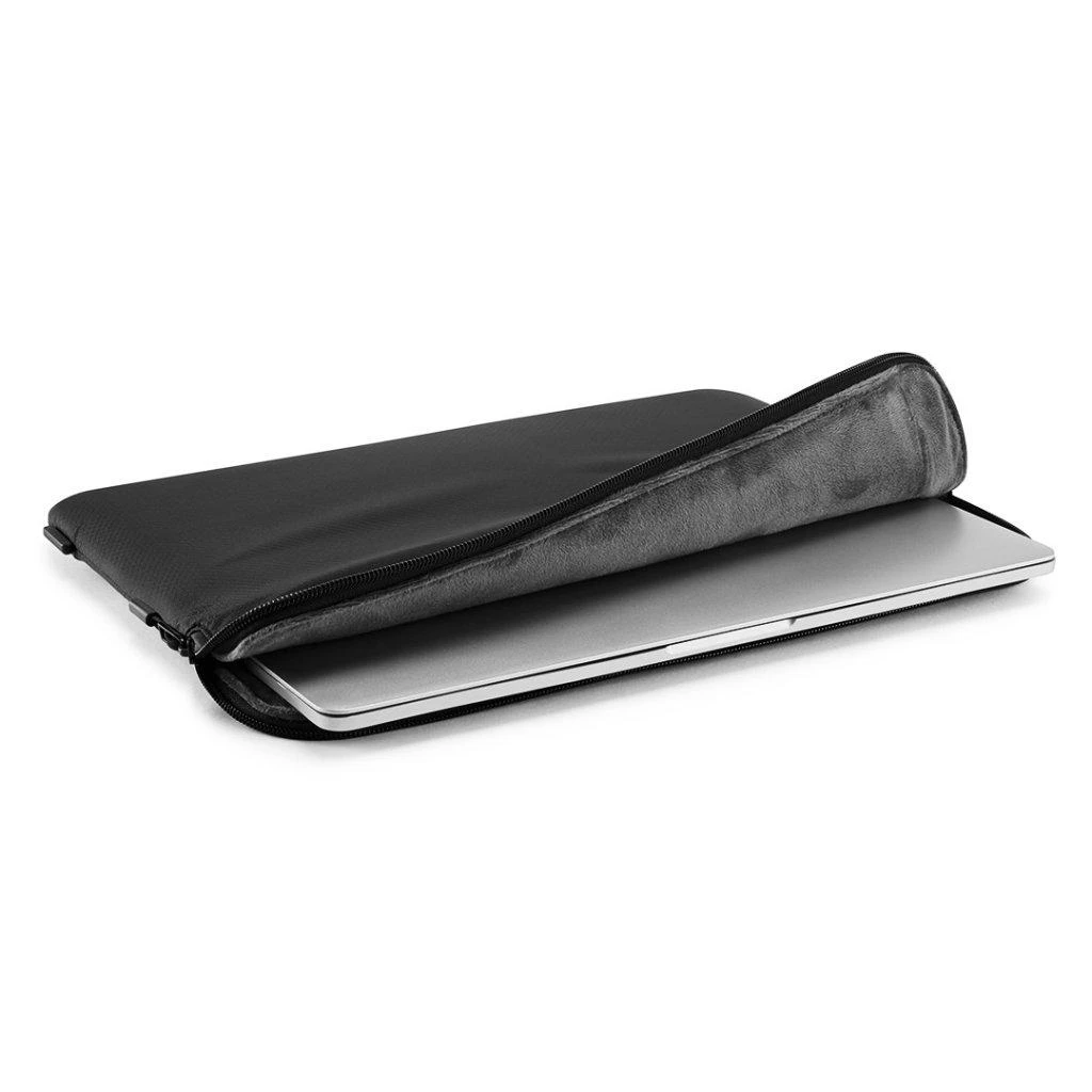 „Pipetto“ „MacBook“ dėklas 13 colių „Ultra Lite Ripstop“ atminties putplasčio įmautė - Juodas