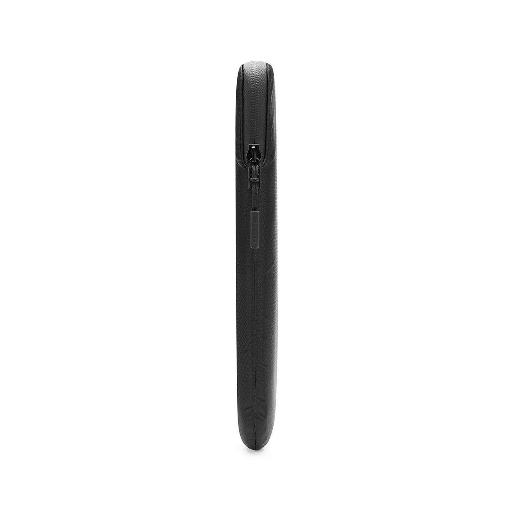„Pipetto“ „MacBook“ dėklas 13 colių „Ultra Lite Ripstop“ atminties putplasčio įmautė - Juodas