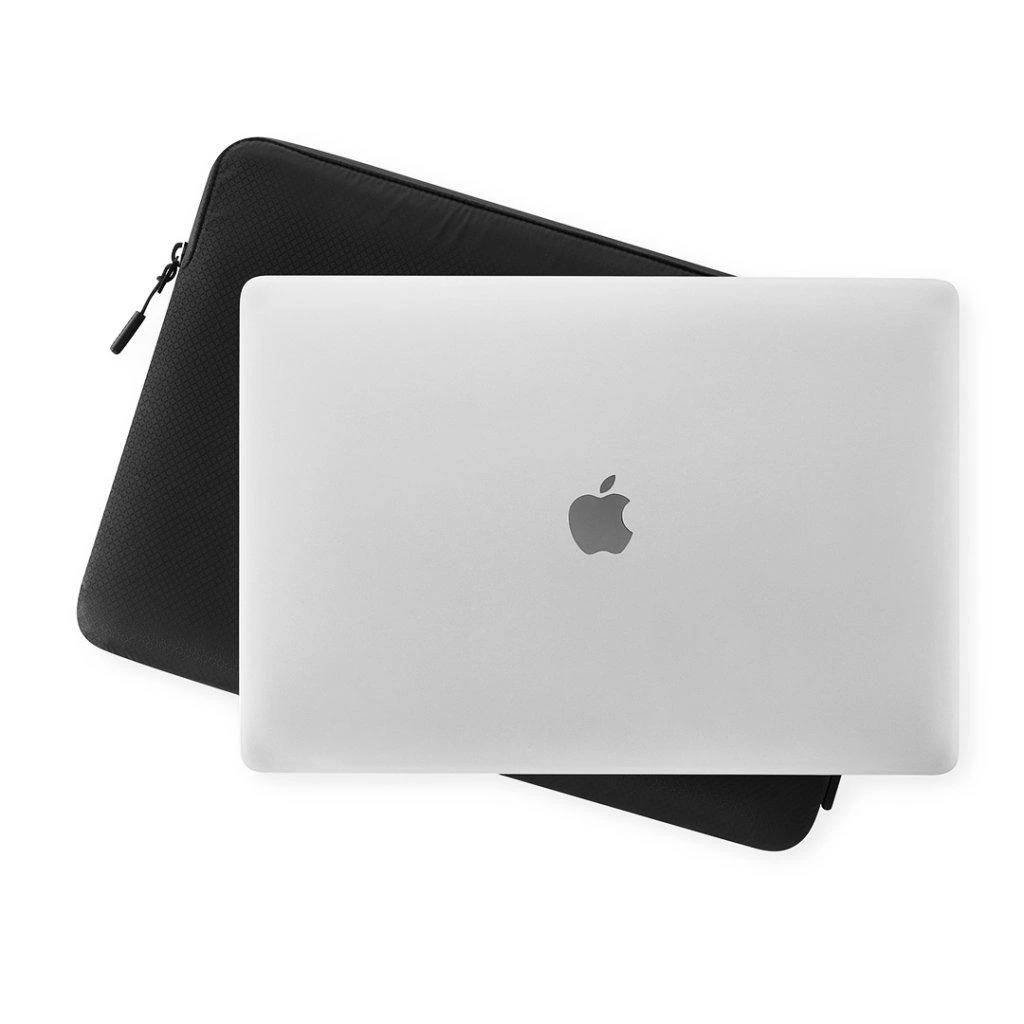 Pipetto MacBook Sleeve 16" Ultra Lite Ripstop - Juodas