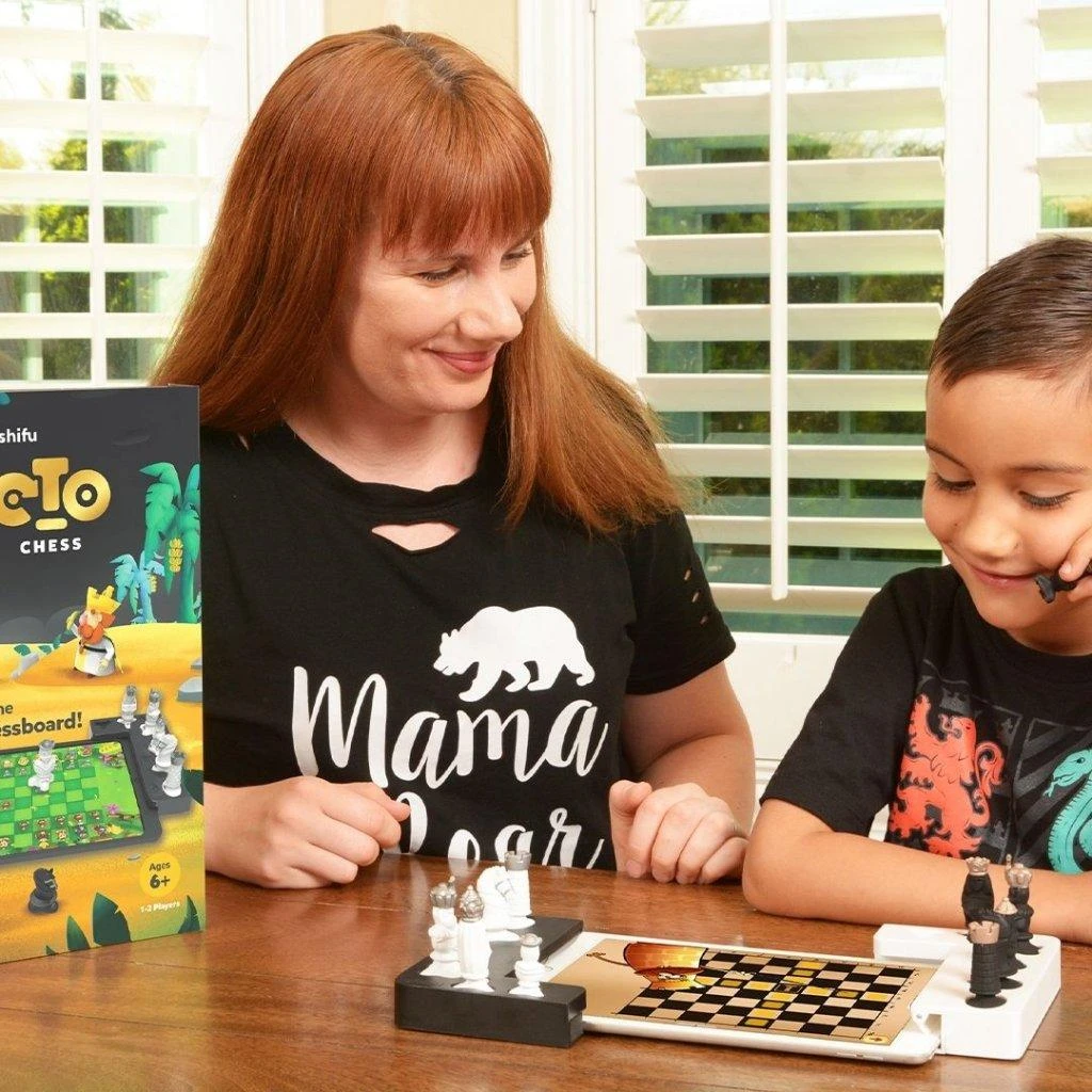 Shifu Tacto Chess - loginis žaidimas planšetiniam kompiuteriui