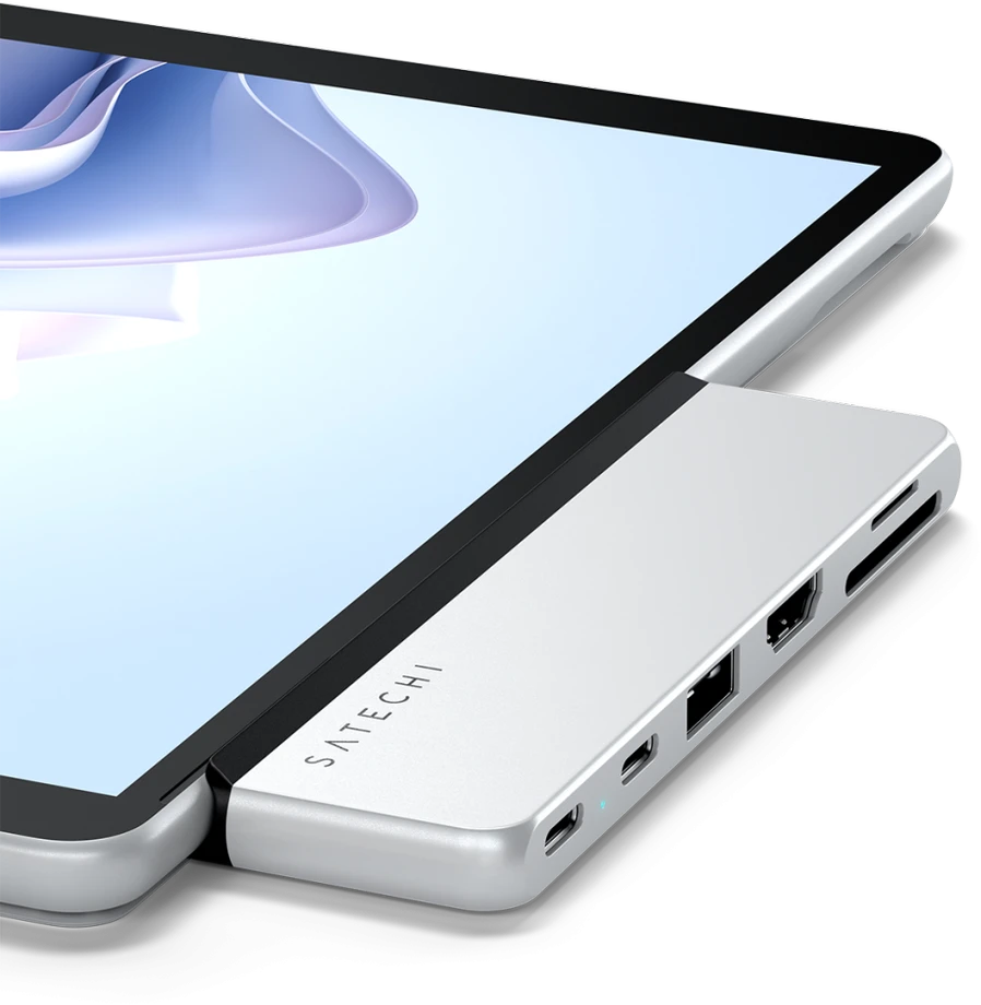 Satechi USB-C šakotuvas prijungtas prie Surface Pro 9
