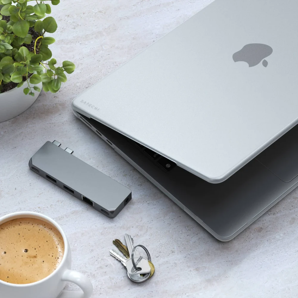 SATECHI Eco Hardshell dėklas, skirtas MacBook Air M2 – skaidrus