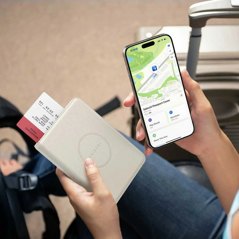 „Satechi“ veganiškos odos paso dėklas su „Find My Tracker“ – smėlio spalvos