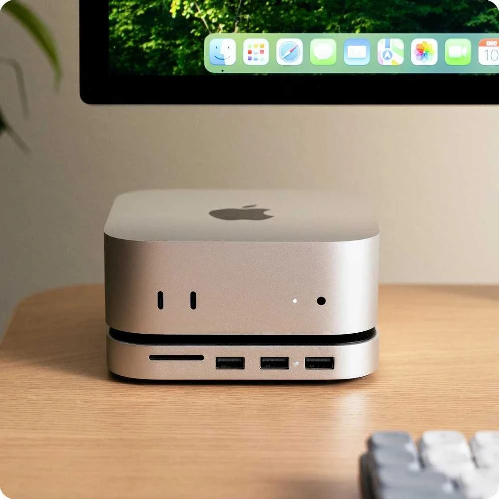 Satechi stovas su jungtimis po Mac Mini M4