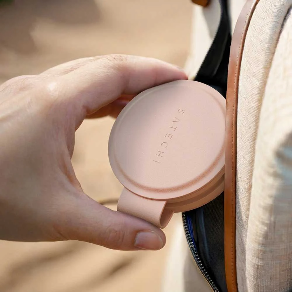 „Satechi OntheGo?“ 2 viename belaidis įkroviklis – dykumos rožinės spalvos