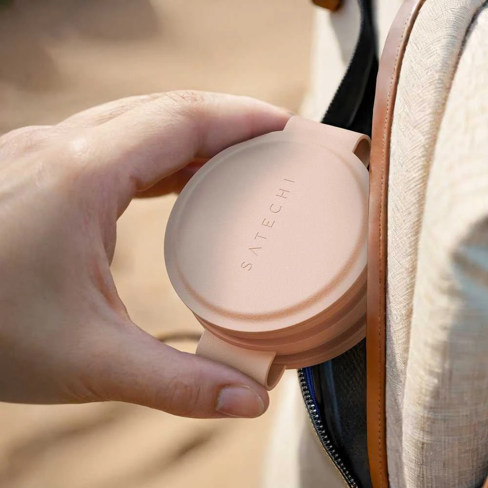 „Satechi OntheGo?“ 3 viename belaidis įkroviklis – dykumos rožinės spalvos