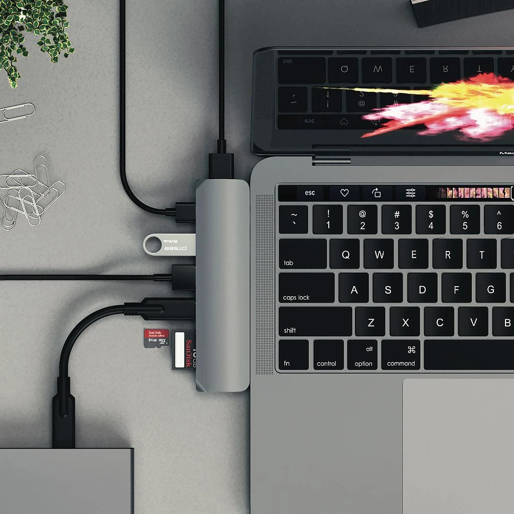 Stotis / replikatorius Satechi Pro Hub USB- C (ST- CMBPS)