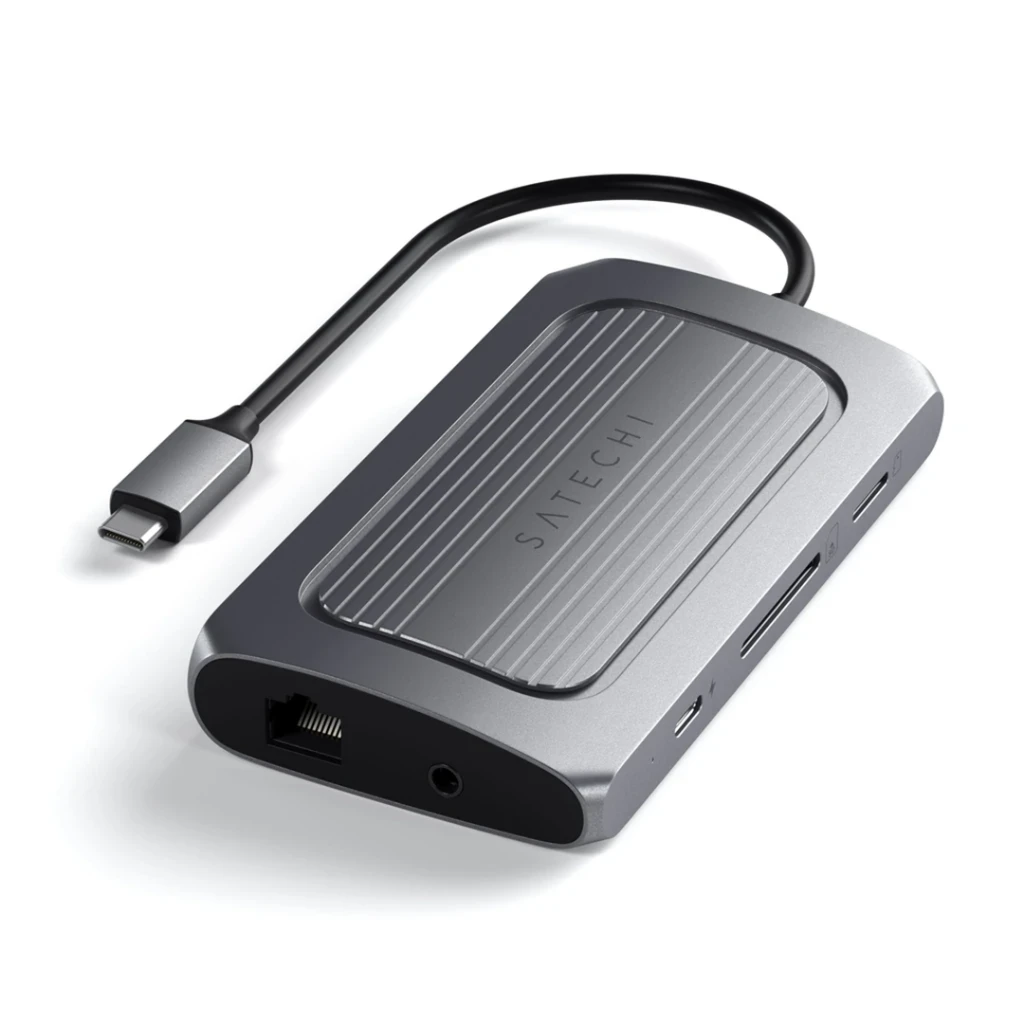 „Satechi“ kelių prievadų adapteris USB-C (USB-C4, 3x USB-A, 8K HDMI, eternetas, mikro / SD kortelių skaitytuvas, lizdo prievadas) (tarpinis pilkas)