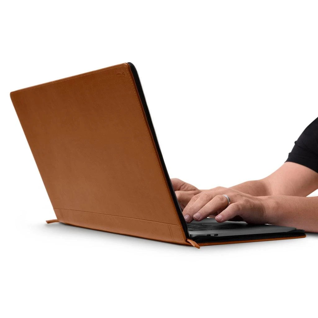 „Twelve South Journal“, skirtas „MacBook Pro“ 15 colių USB-C 2020 (konjako spalvos)