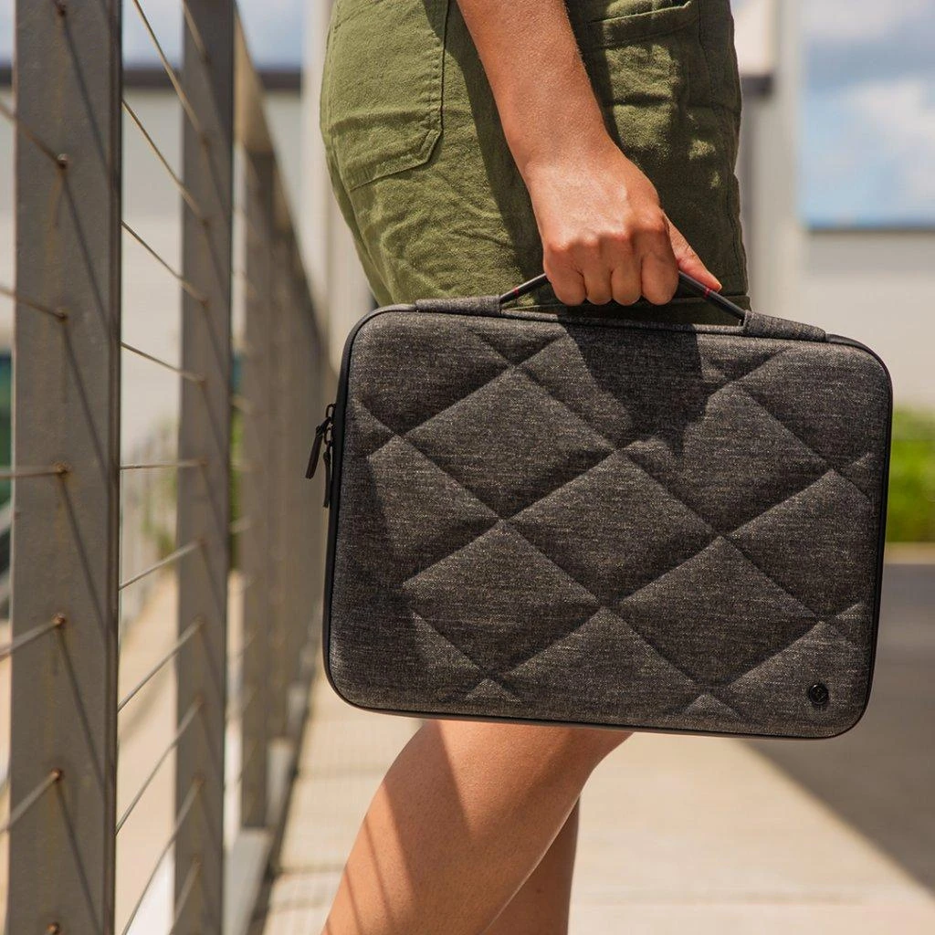 „Twelve South“ dėklas „MacBook Pro 14“ – tamsiai pilka
