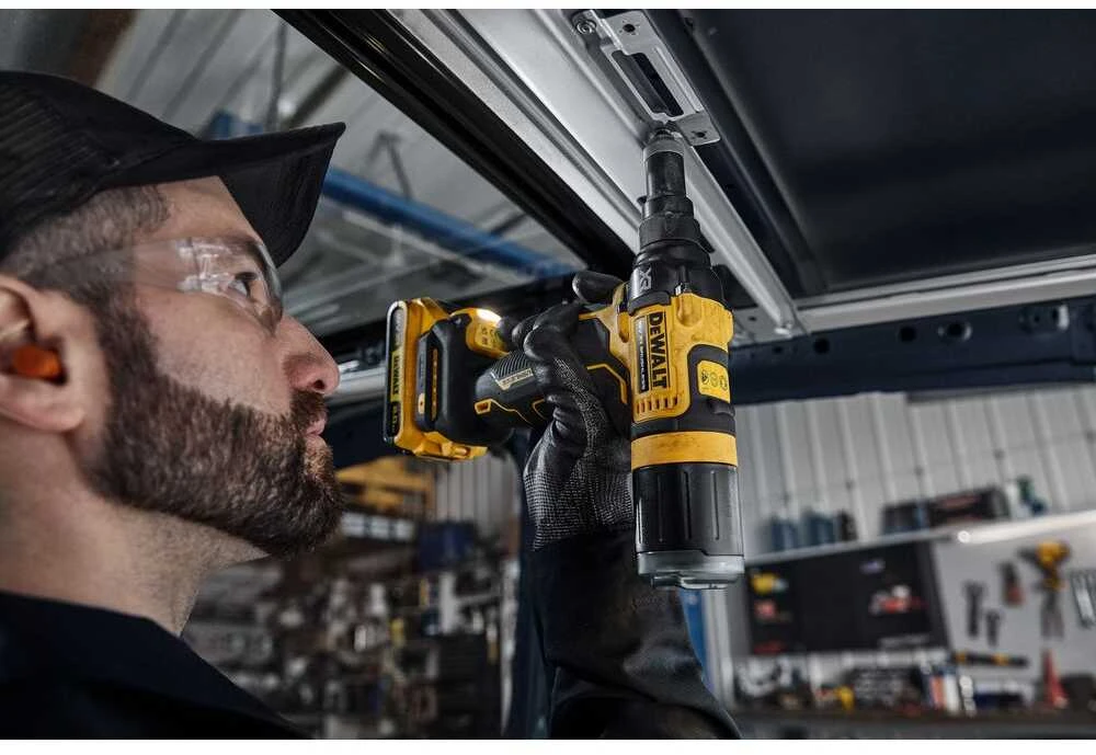 Akumuliatorinis kniediklis DeWalt DCF403NT-XJ; 18 V (be akumuliatoriaus ir pakrovėjo)