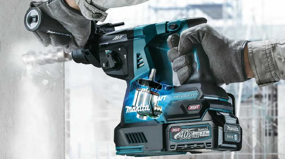 Makita HR004GZ01 Perforatorius XGT, 2,9 J, 28mm; 4,1kg, bešepetėlinis variklis, greitojo keitimo griebtuvas, AVT; XPT; "Z" versija - komplektuojamas be akumuliatoriaus ir kroviklio