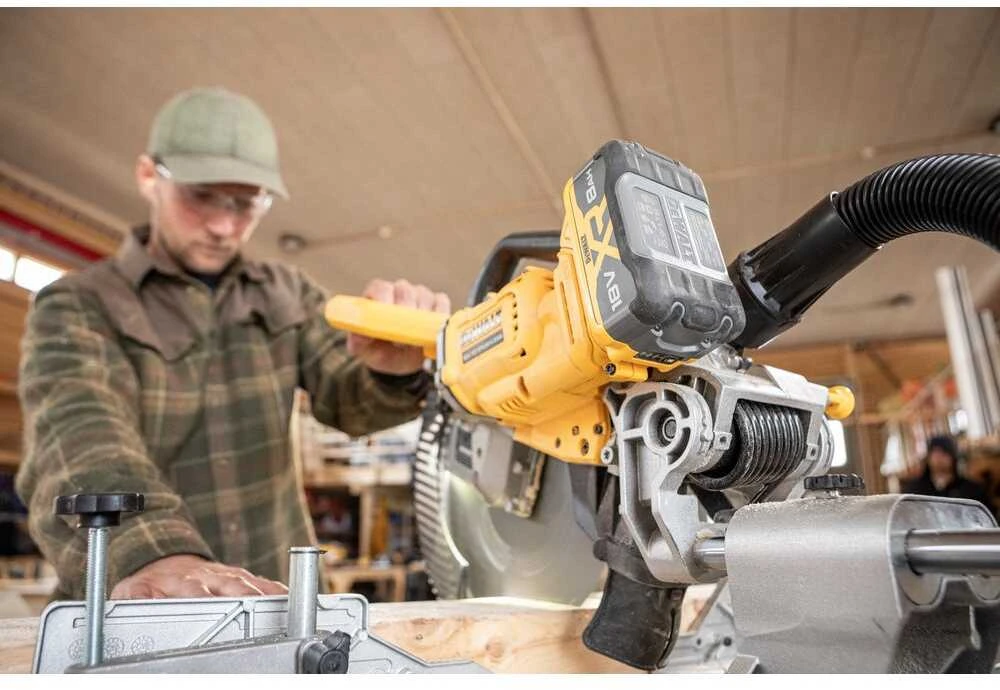 Akumuliatorinis diskinis pjūklas, 305 mm, 18 V XR, DEWALT [DCS782N-XJ]