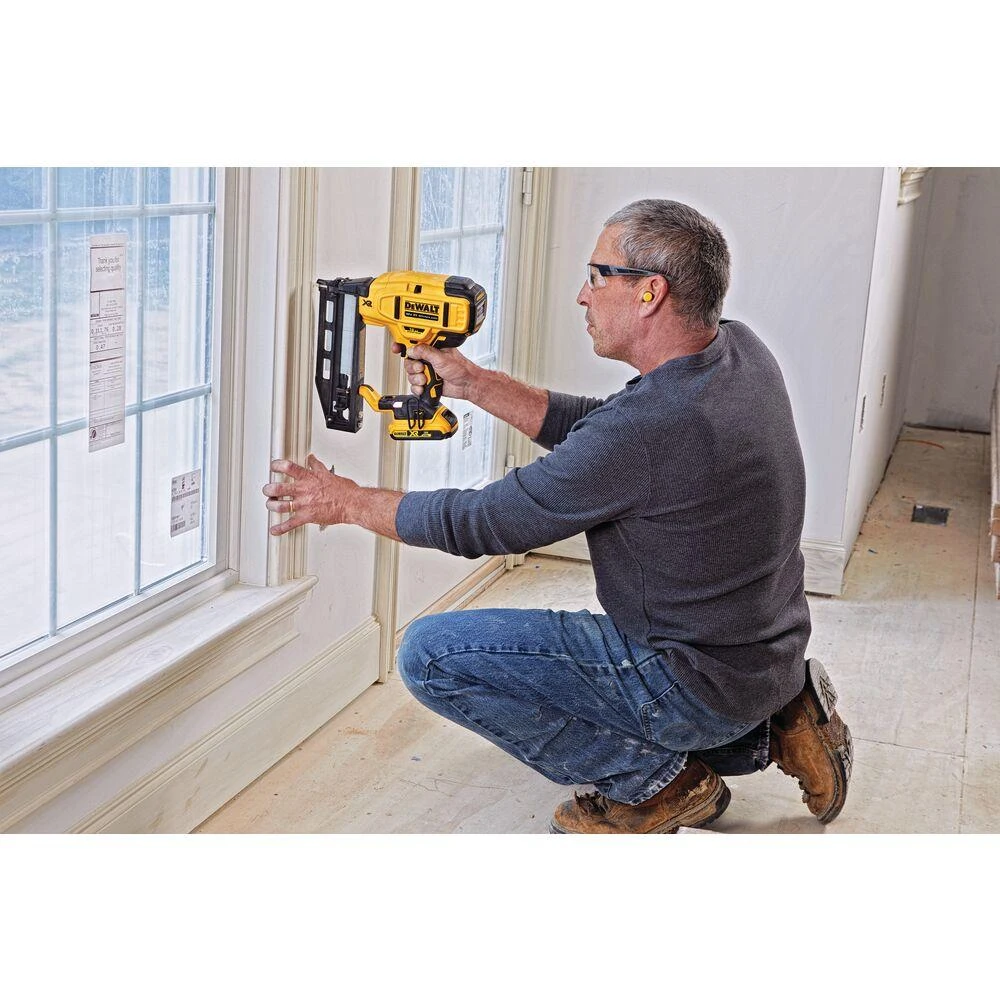 Akumuliatorinis viniakalis DeWalt DCN662D2-QW; 18 V; 2x2,0 Ah akum.