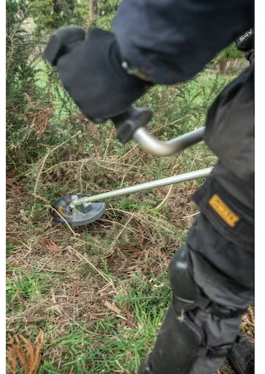 Akumuliatorinė žoliapjovė DeWalt DCMBC723N; 54 V (be akumuliatoriaus ir pakrovėjo)