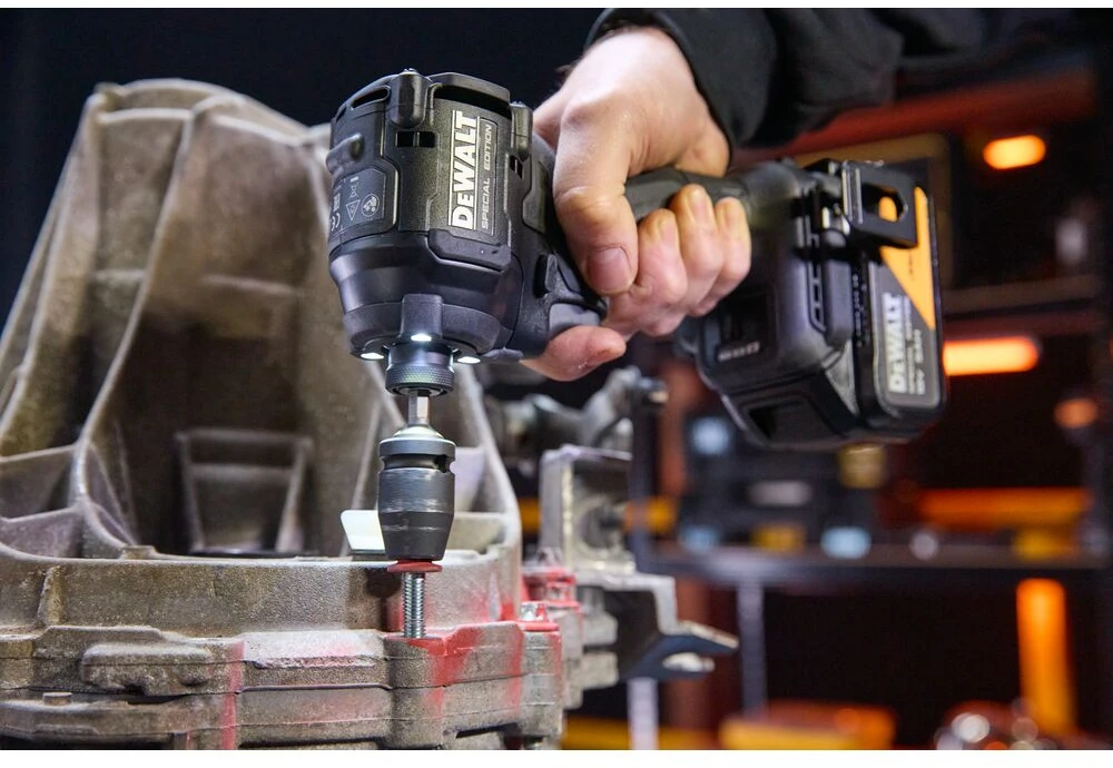 Grąžtas Smūginis 1/4" akumuliatorinis smūginis suktuvas, 206 Nm, 5.0 Ah, 18 V XR, DEWALT [DCF86MP1T-QW] MCLAREN leidimas