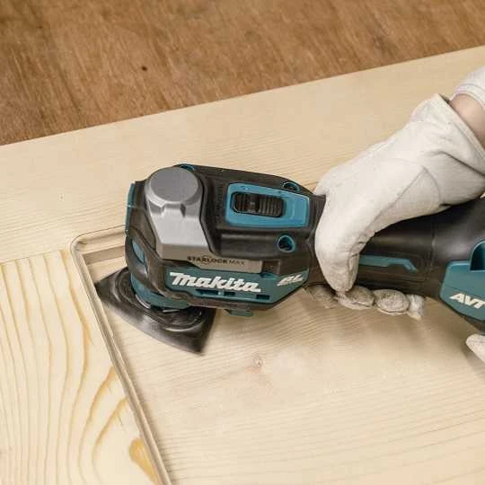 Makita TM001GZ Akumuliatorinis universalus švytuoklinis įrankis XGT, 10000-20000 jud/min, judesio kampas 3,2°,Starlock MAX, BL-motor, Be akumuliatorių ir kroviklio!