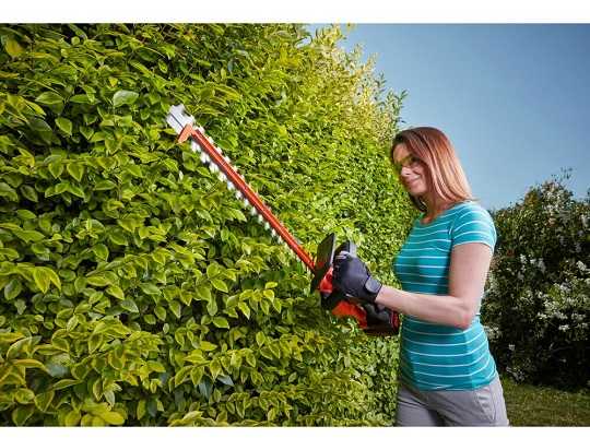 Black & Decker Juodas & Decker Akumuliatorinė gyvatvorių žirklės 55 cm, 36 V, Power Command, Juodas & Decker [BCHTS3625L1-QW] 2,5Ah