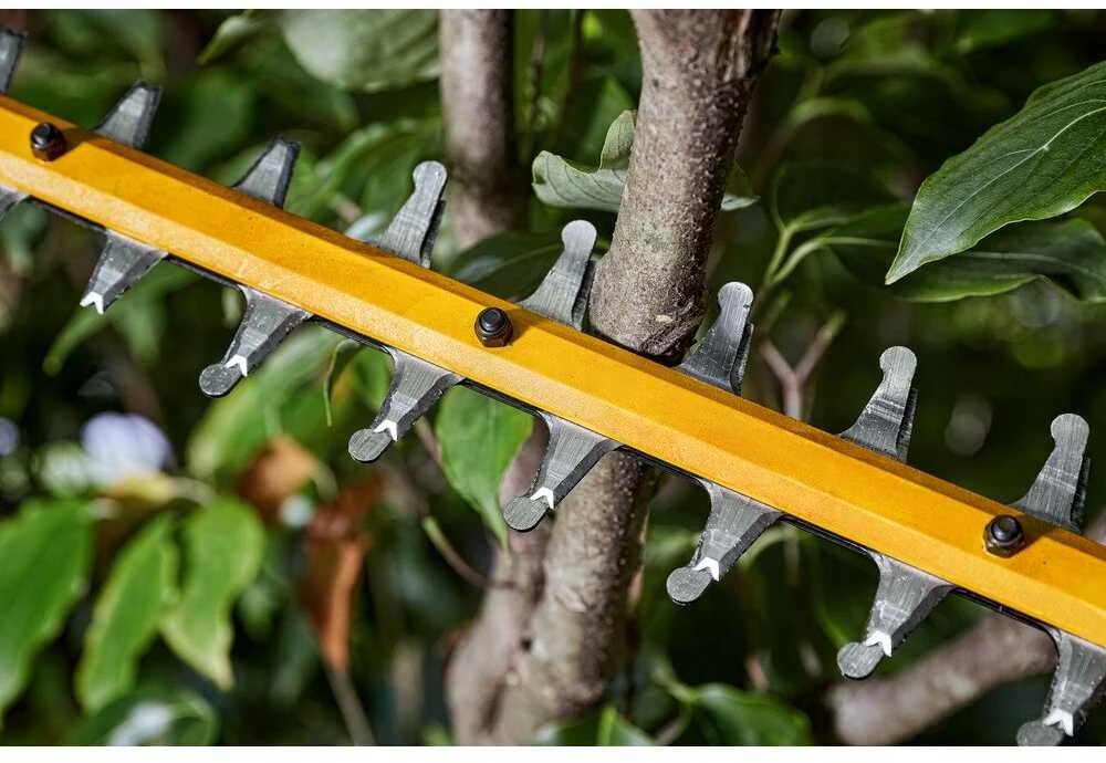 Gyvatvorių žirklės DeWalt DCMHT573X1-QW; 54 V; 65 cm; 1x9,0 Ah akum.