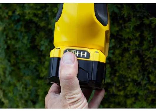 Teleskopinės gyvatvorių žirklės Stanley 18V FATMAX® V20, 45 cm | SFMCPH845B-XJ (be akumuliatoriaus ir pakrovėjo)
