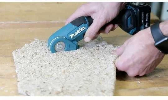 Makita CP100DZ Akumuliatorinis universalus multicutter, Be akumuliatorių ir kroviklio!