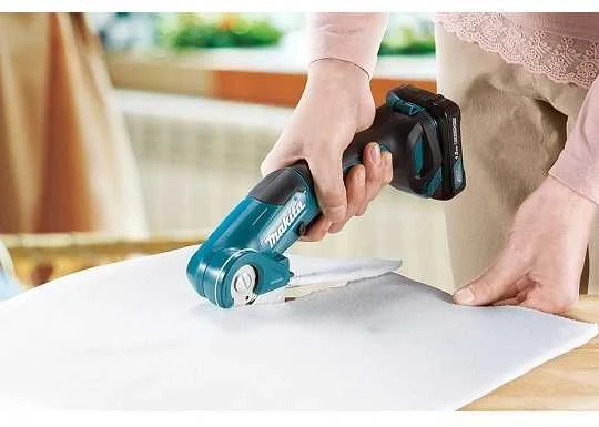 Makita CP100DZ Akumuliatorinis universalus multicutter, Be akumuliatorių ir kroviklio!